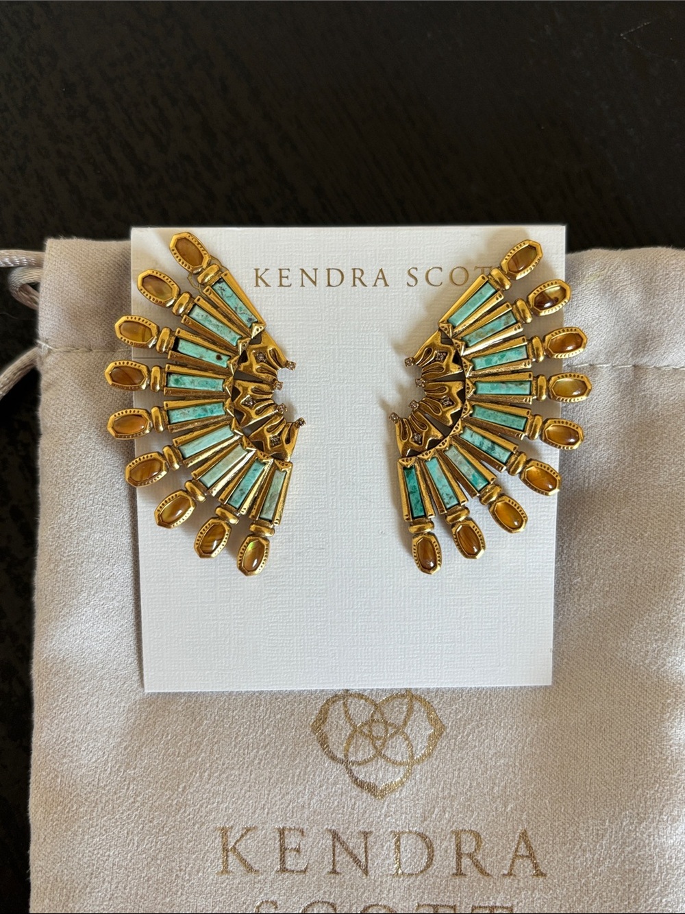 KENDRA SCOTT CATHERINE VINTAGE GOLD STATEMENT EARRINGS ✨🩵